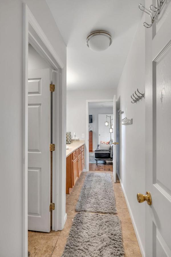 Nash Gold Private Condo - 2Bed, 2Bath, Sleep 6, 25 Min Walk To Broadway And All Nashville Attractions, Pool, Gym ภายนอก รูปภาพ